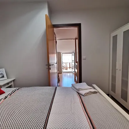 Sea View Terrace, 30m, Parking Available, Air Conditioning Apartament