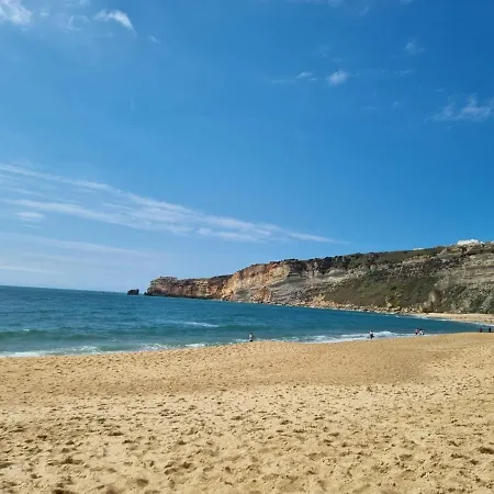 Sea View Terrace, 30m, Parking Available, Air Conditioning Apartament Nazaré