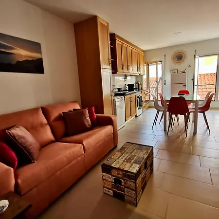 Sea View Terrace, 30m, Parking Available, Air Conditioning Apartment Nazaré